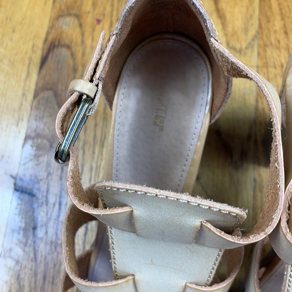 Apt 9 tan heels - Picture 3 of 5